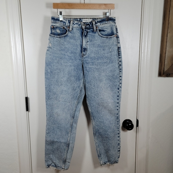 Abercrombie & Fitch The Mom High Rise Curve Love Size 27/4R - Picture 1 of 7